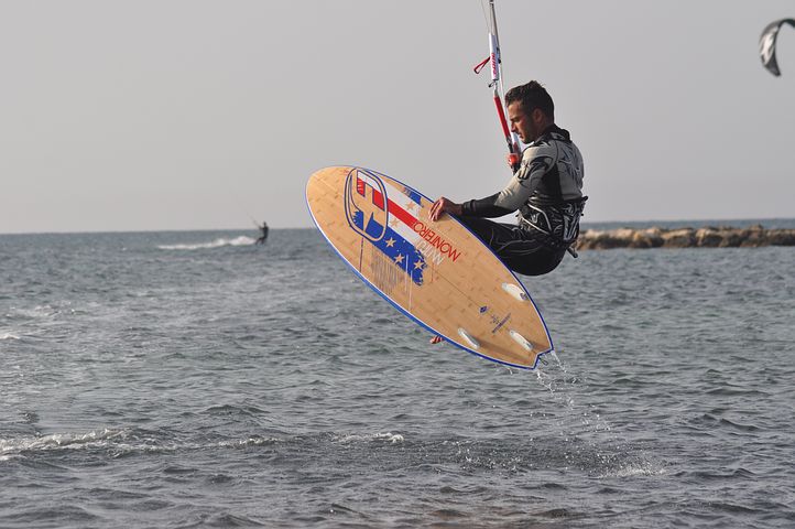 Jak vybrat neoprenové boty na kiteboarding